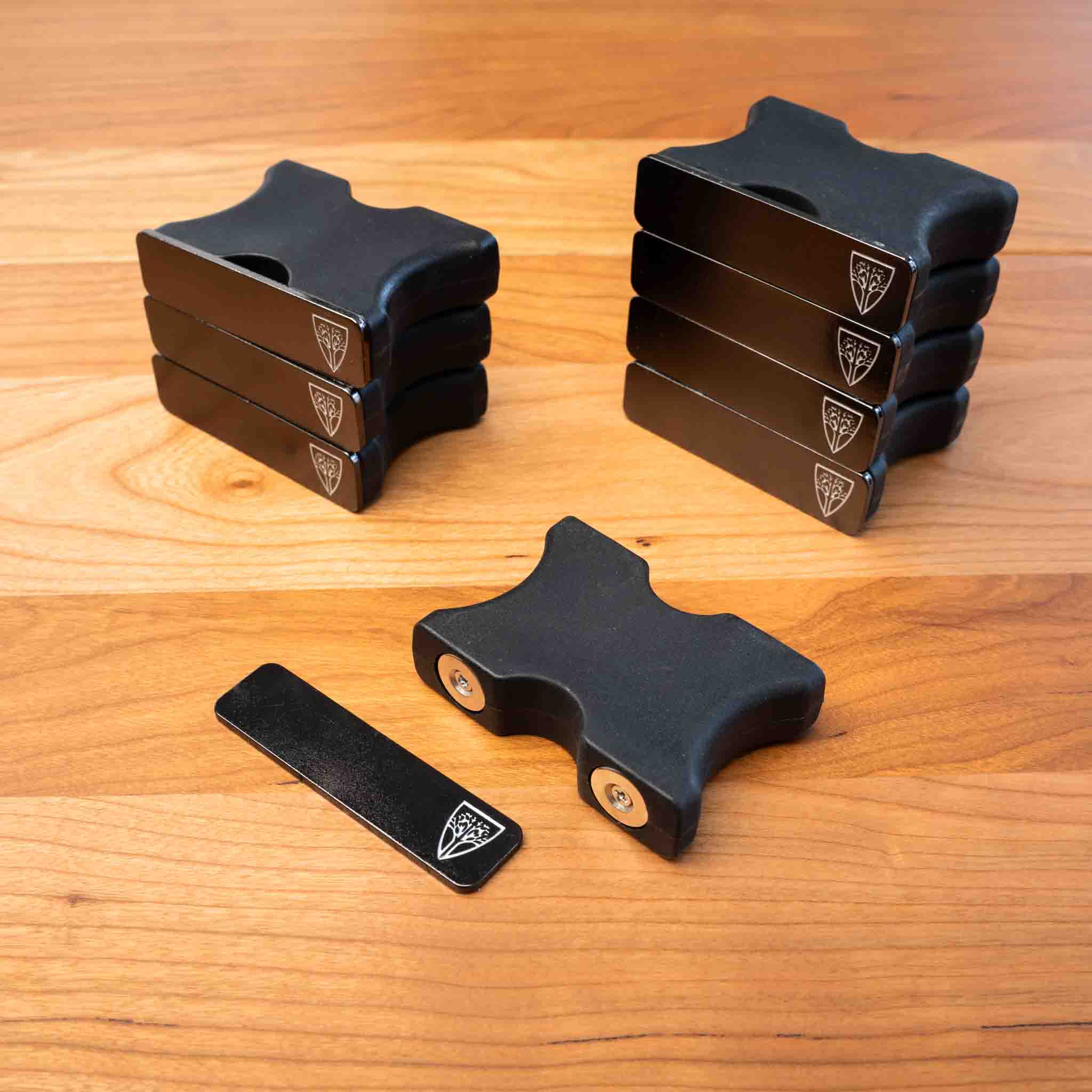 magnetic-table-cloth-pin-system-set