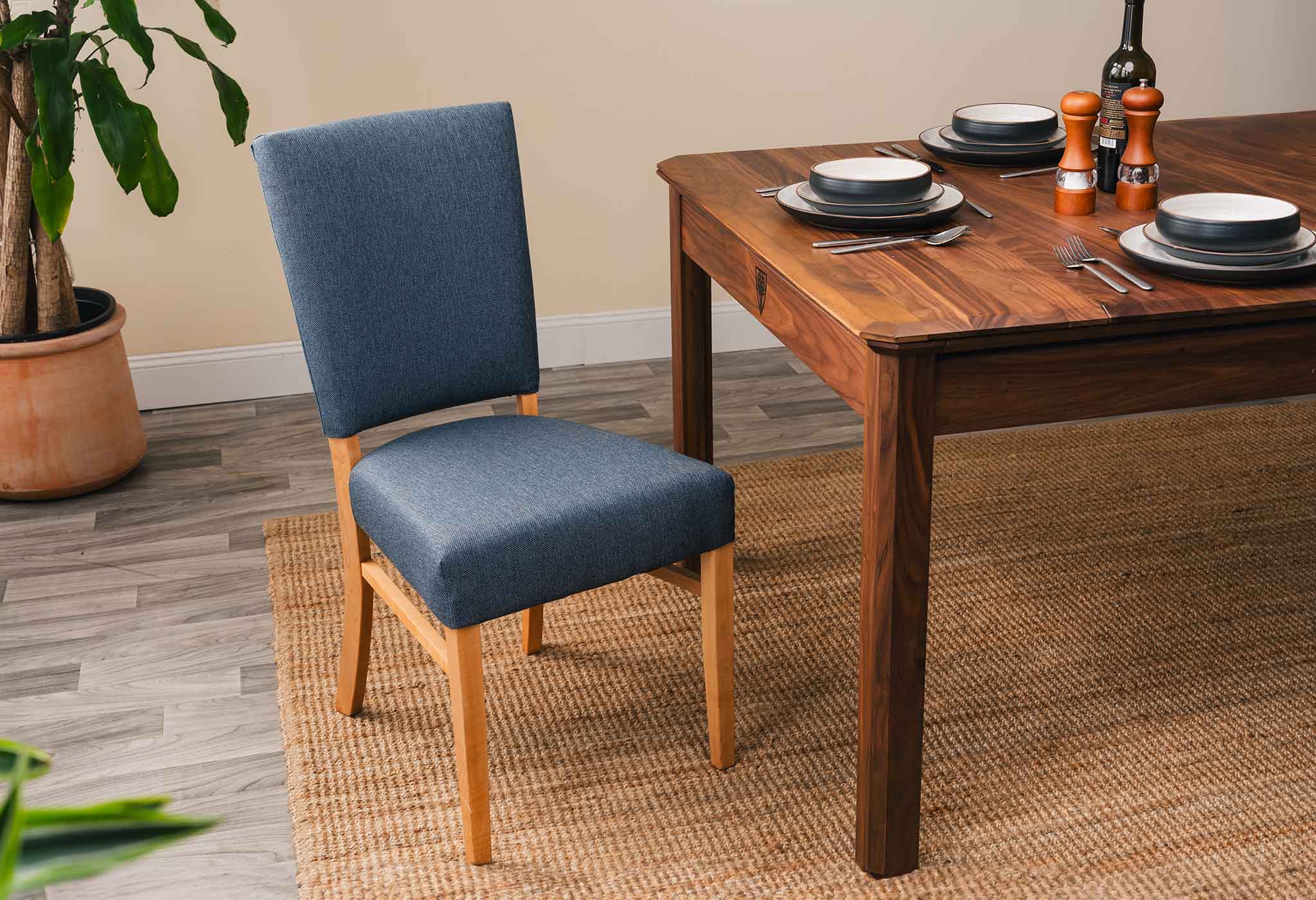 modular_gaming_table-chair-upholstered_heirloom