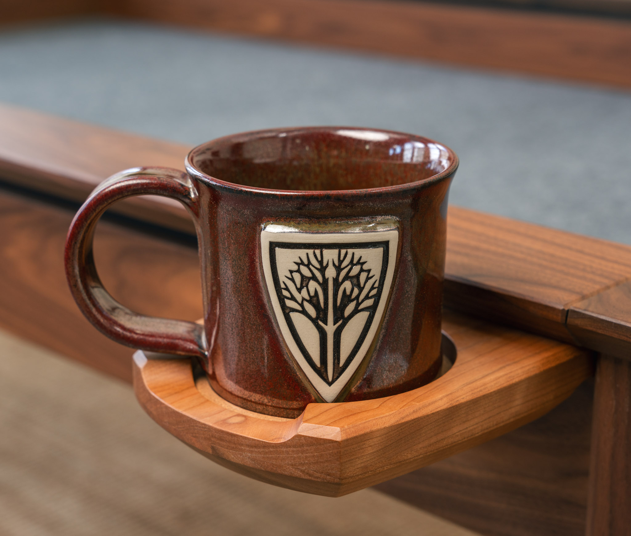 mug-holders-from-the-forge-mug-cherry-bundle-modular-table-magnetic-rail-accessories-macro-christmas-2024