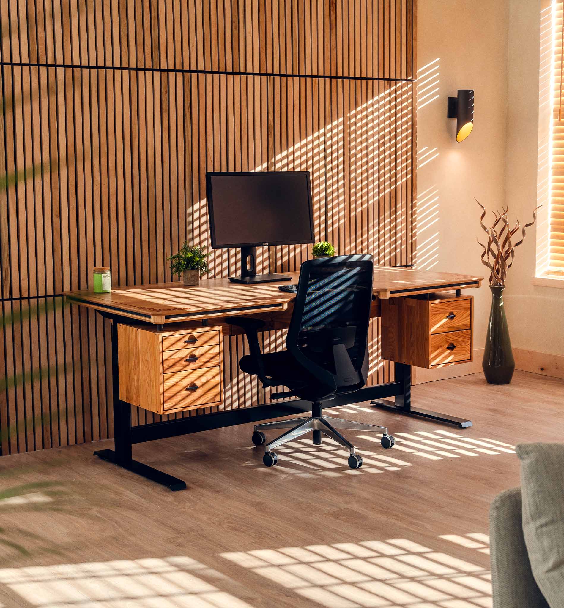 Filigree Sit-Stand Desk