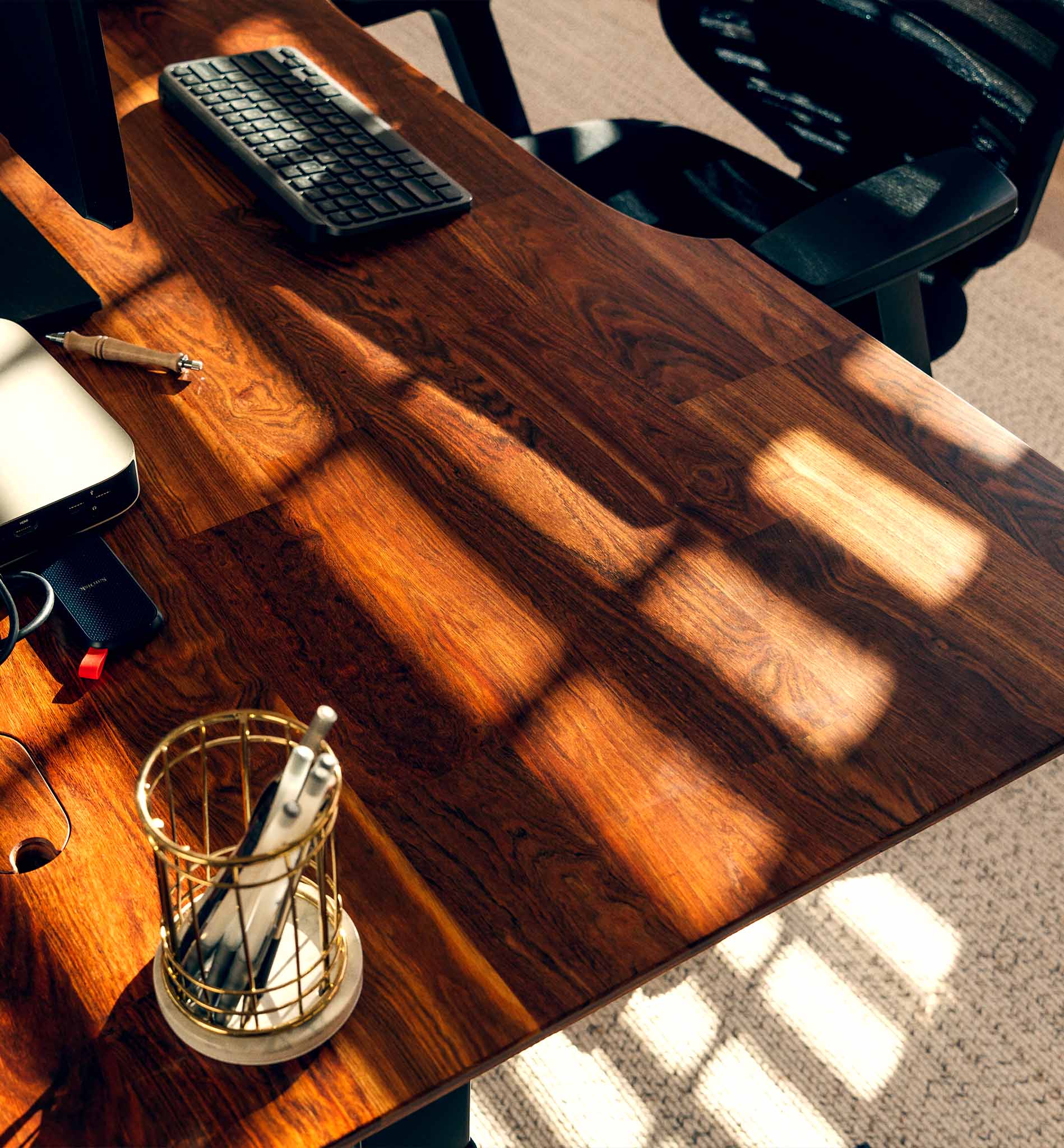 Caribbean Rose Sit-Stand Desk