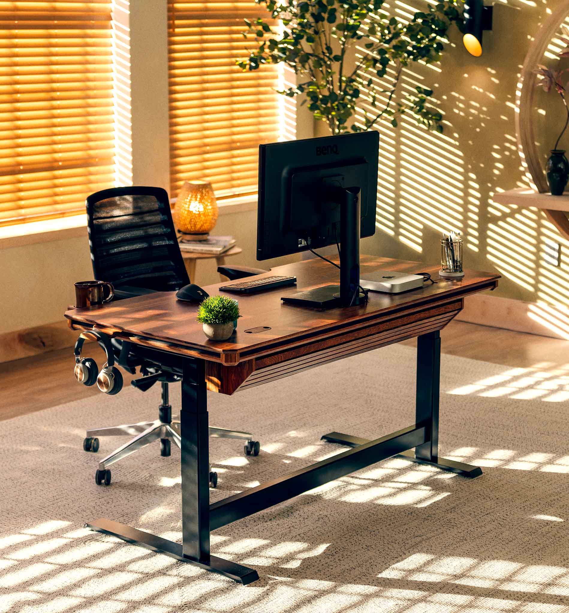 Caribbean Rose Sit-Stand Desk