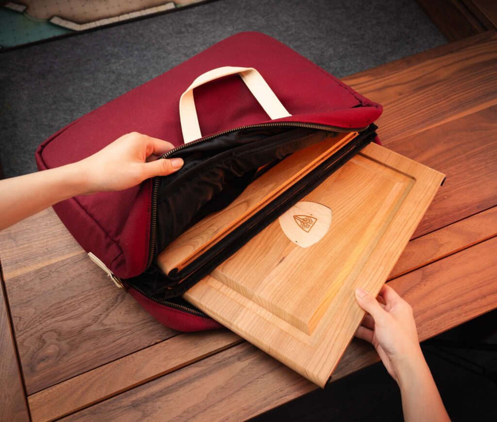 DM Screen Handbag by Wyrmwood