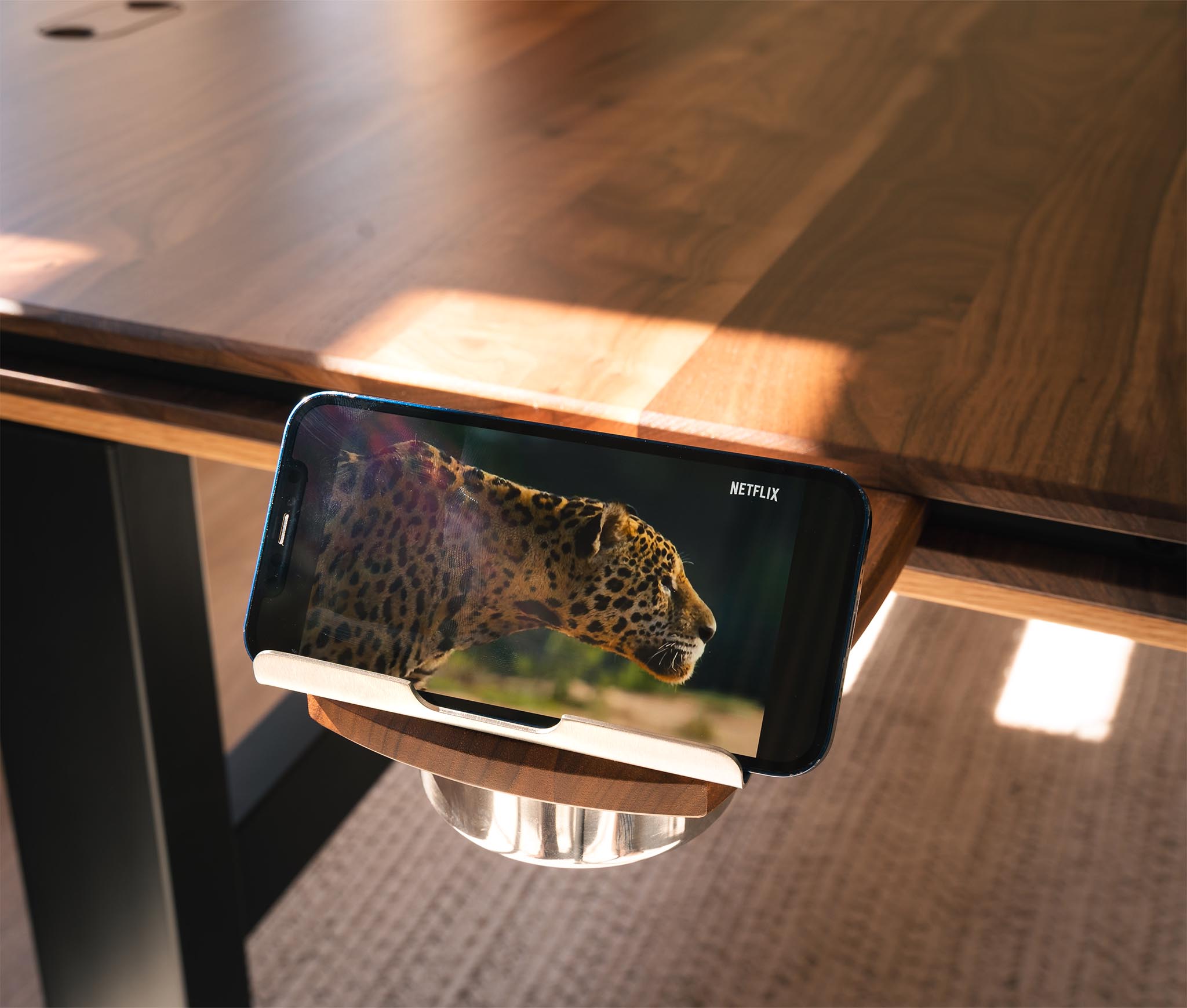phone-holder-accessory-02