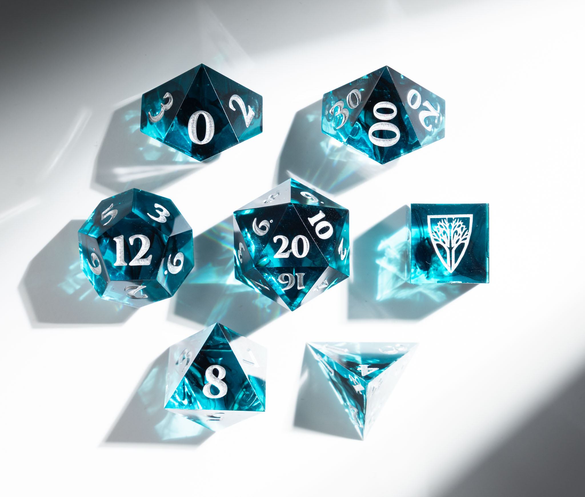 resin-dice-dredge-set-7-circle-on-white