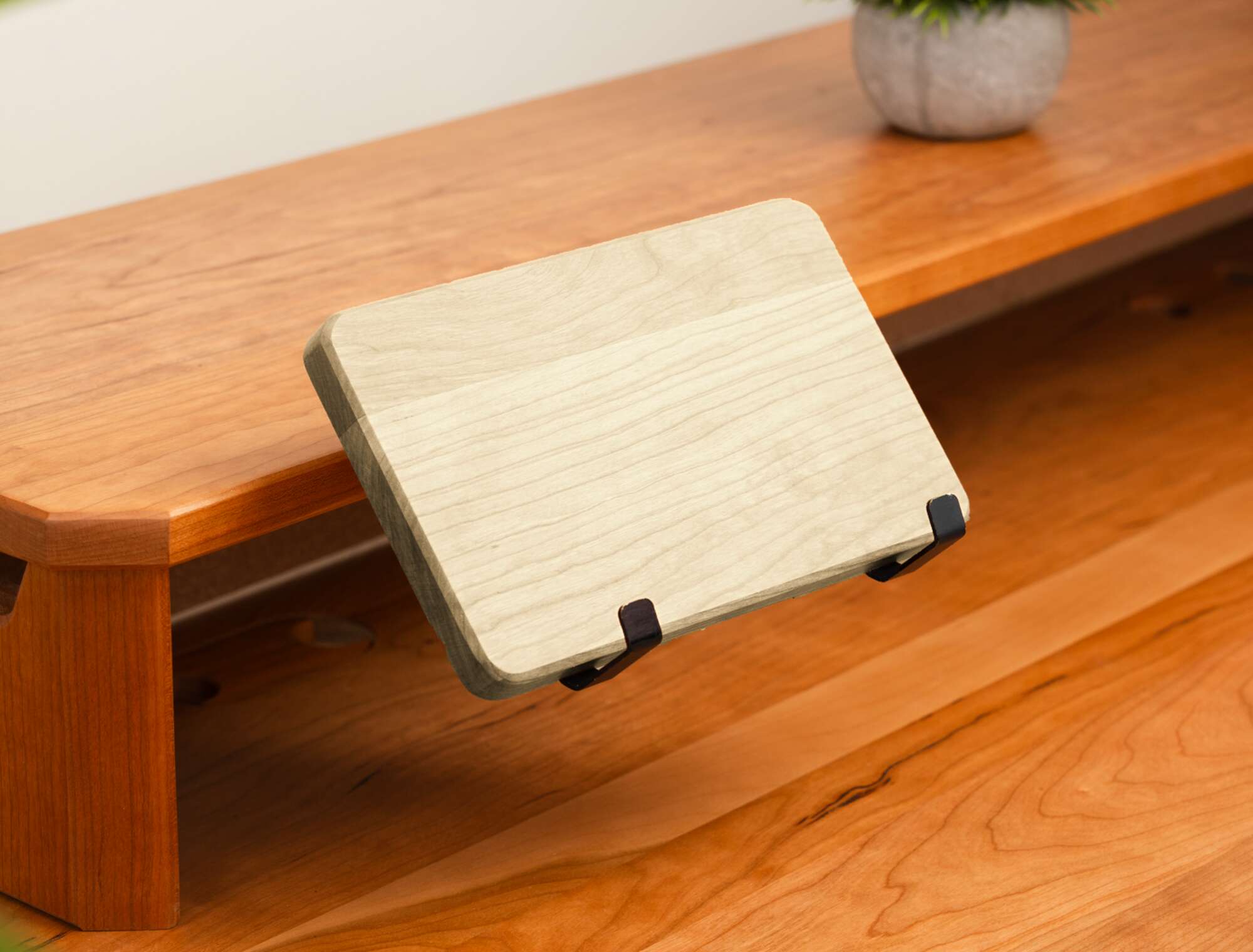 Tablet Holder 1_Maple