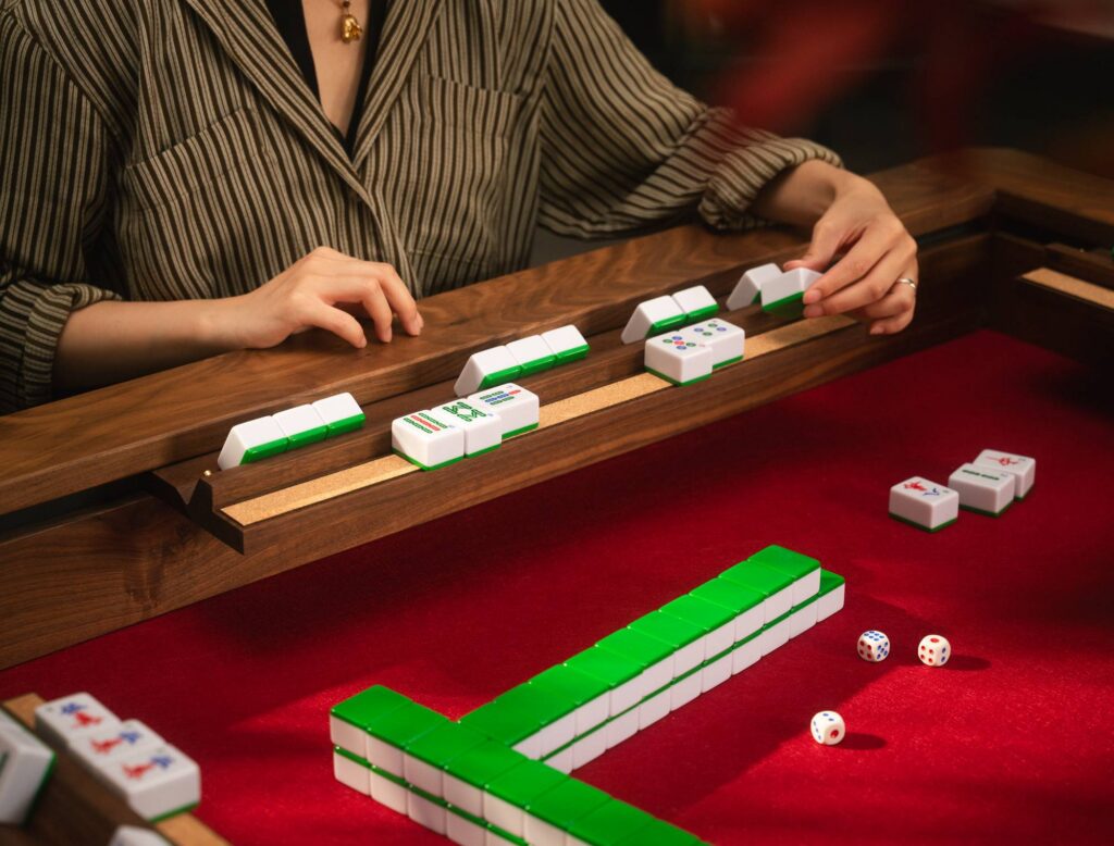 Mahjong Tile Holder by Wyrmwood